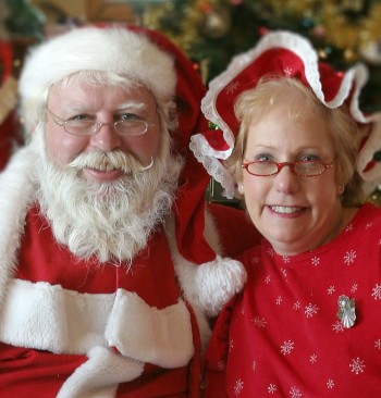santa_jeff_and_mrs_claus1.jpg